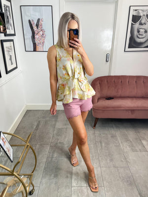 Carrie Scalloped Edge Shorts - Pink