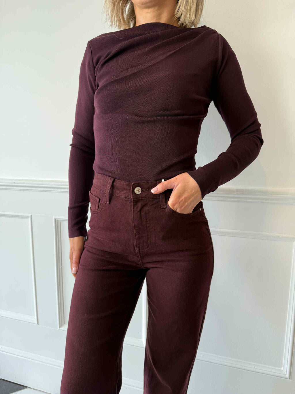 Lilly Ruched Boat Neck Knit Top - Burgundy