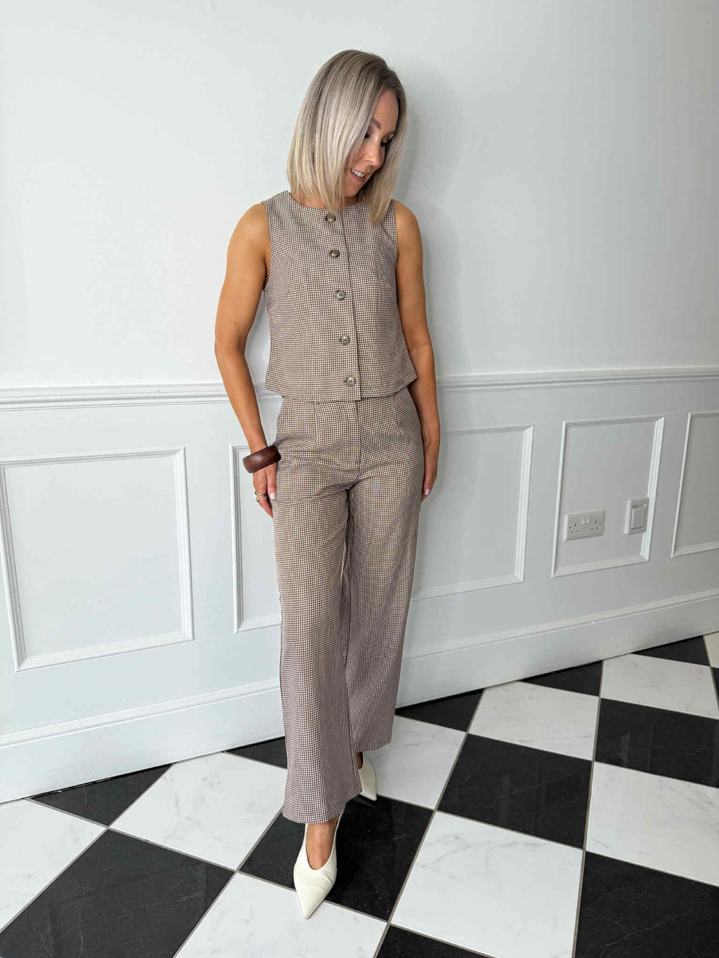 Juo Sleeveless Waistcoat - Brown Check