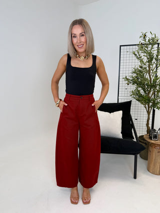 Zoe Barrel Leg Chino - Rouge