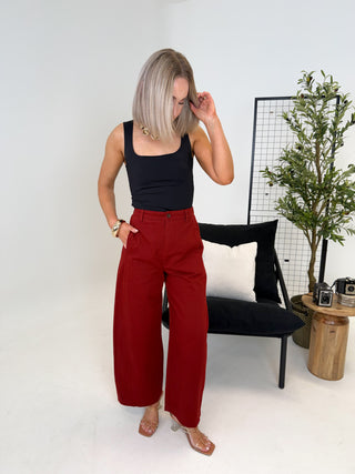 Zoe Barrel Leg Chino - Rouge