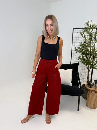 Zoe Barrel Leg Chino - Rouge