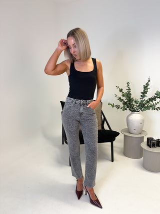 Leigh Mom Jeans - Grey Leopard Print