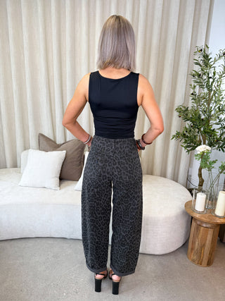 Freya Balloon Jeans - Black/Grey Leopard