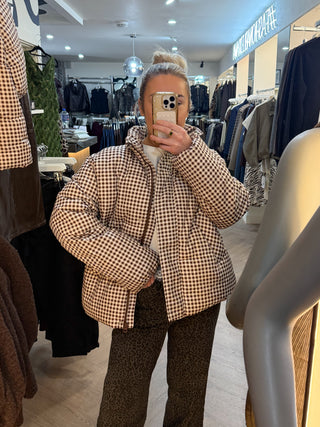 Asta Puffer Jacket - Brown/Cream Check