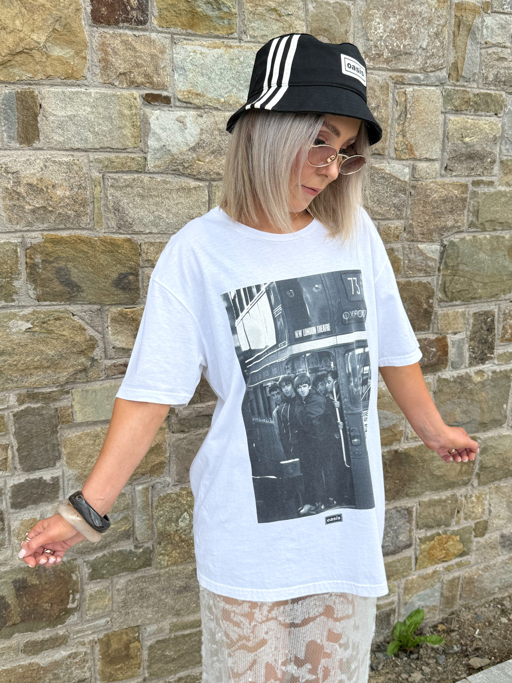 Oasis Licensed T-shirt Featuring London Bus Photo - White