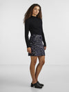- Sequin mini skirt   - Elasticated high waist   - Velvet fabric with sequins  - Slim fit