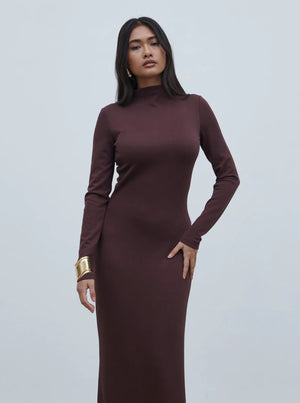 Premium jersey fabric

High neckline

Fitted silhouette

Long fitted sleeves

Maxi length
