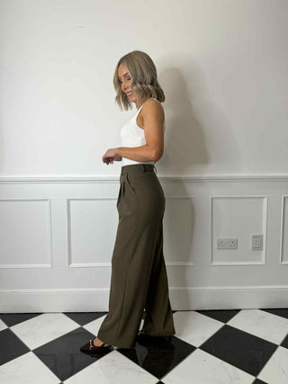 Elara Pleated Trousers - Brown