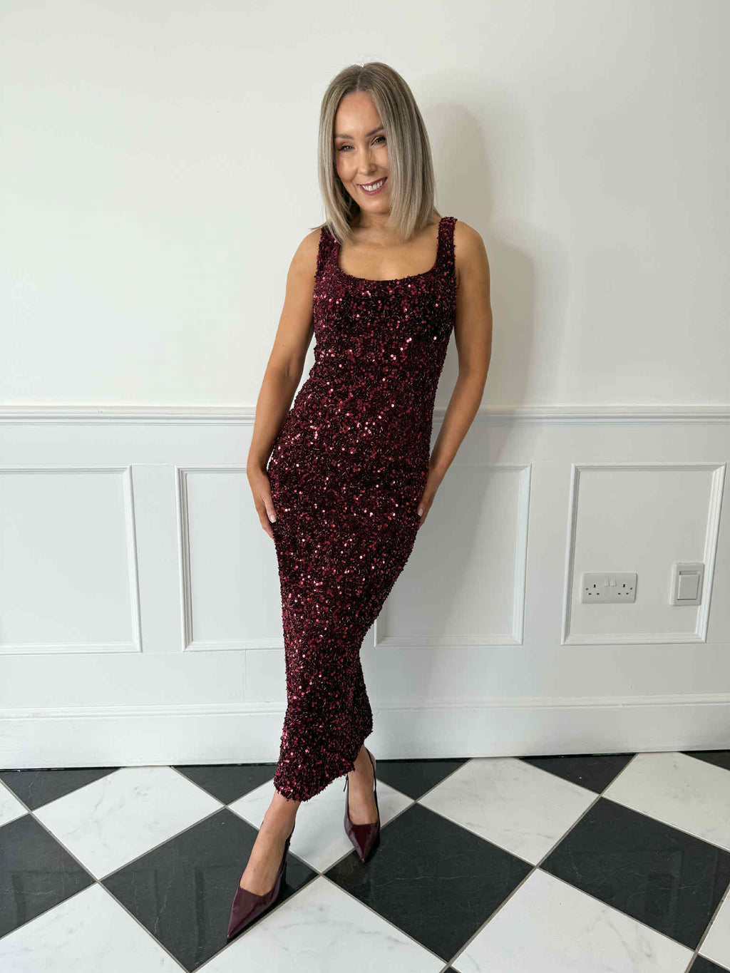 Jovie Sequin Square Neck Midi Dress - Burgundy