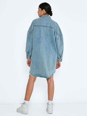 Noisy May Long denim shirt jacket - Non-stretchy cotton material  - Oversize fit  - Pointed collar  - Long sleeved  - Dropped shoulders  - Button fastenings through front  - Front flap pockets with button fastening  - Curved hemline with raw edges  - Button fastening at cuffs