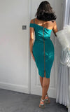 The Emma One Shoulder Midi Dress is here to please! Elevate your dress game with this stunning midi dress featuring a cut out one shoulder detail. This stunning dress has a zip centre back fastening.