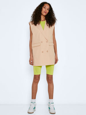 Noisy May hazelnut Sleeveless blazer - Padded shoulders - Double breasted - Front flap pockets - Peak lapels - Back split - Fully lined - Mid-weight, non-stretchy fabric - Over size fit.