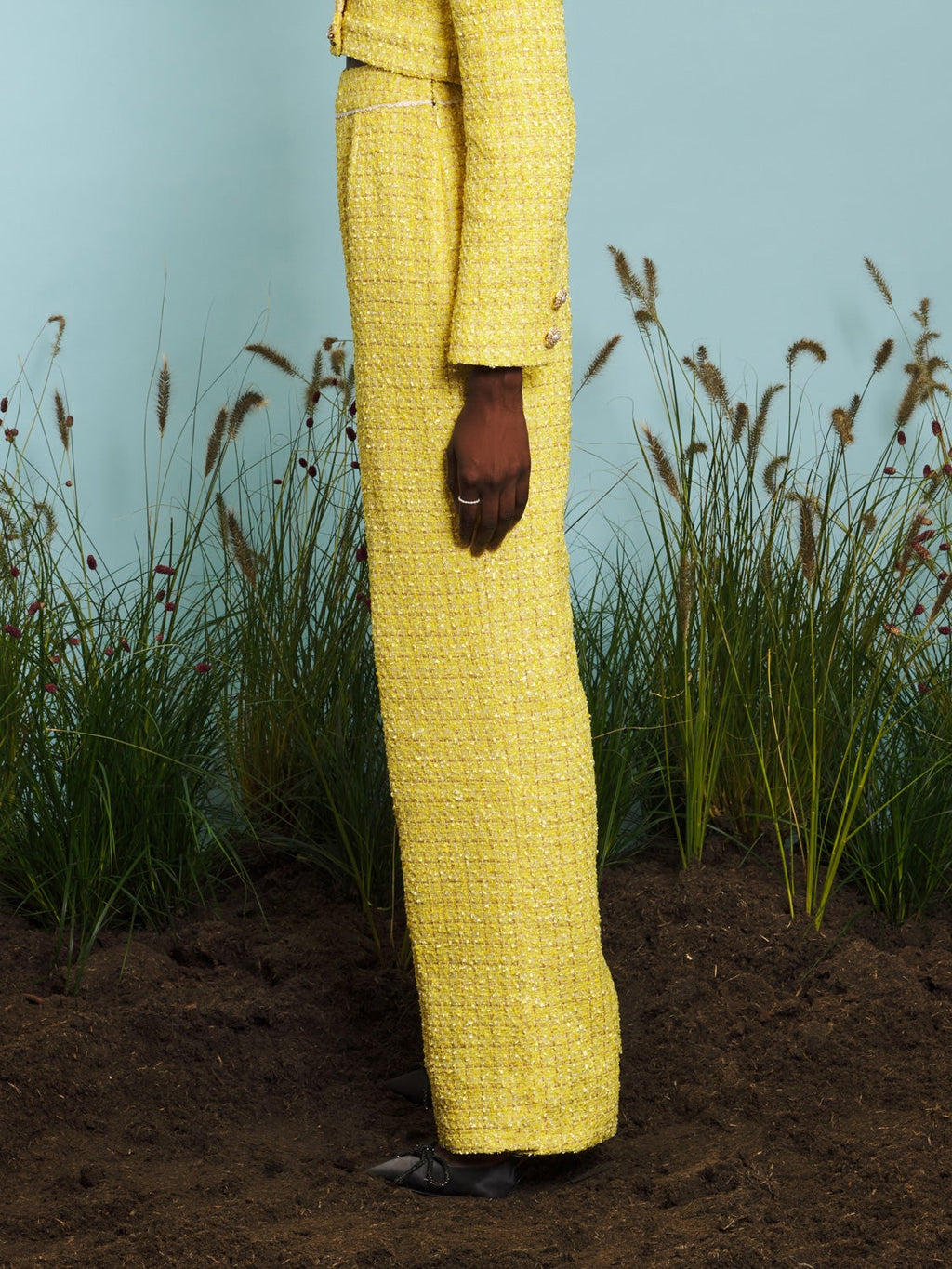 Sister Jane Maize tweed trousers, Your lungs filled with the fresh air of the land, you breathe in these vibrant high-waisted trousers in yellow textured tweed - they fit you like a Sunflower dream. Finished with scalloped edge trim detailing.
